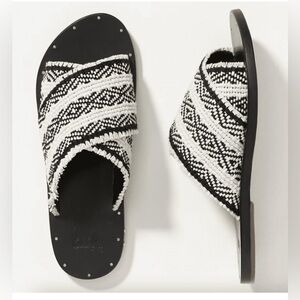 beek Mamu Slide Sandals Black and White US 5